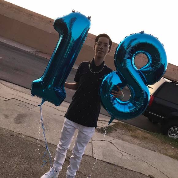 Meet your Posher, Carlos desales - Picture 1 of 1